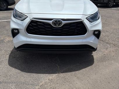 Used 2023 Toyota Highlander XLE