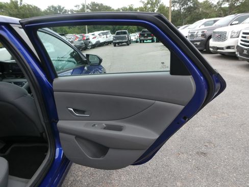 Used 2023 Hyundai Elantra SEL FWD image 24