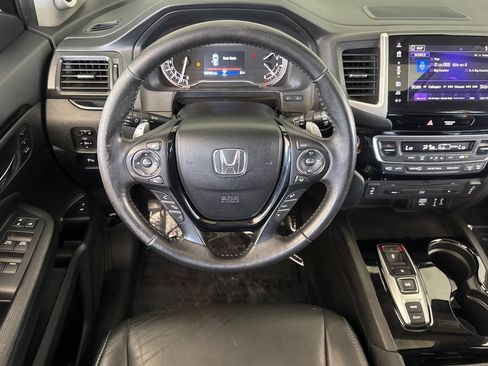 Used 2017 Honda Pilot Touring image 29