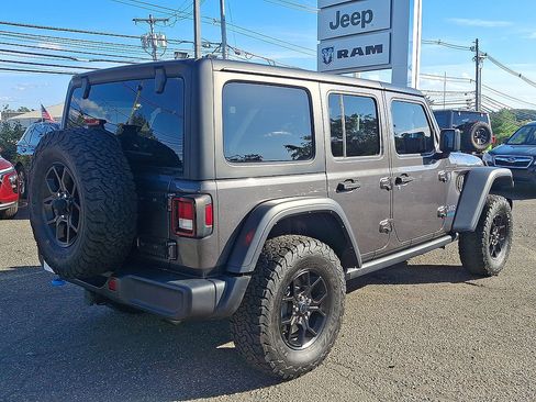 Used 2024 Jeep Wrangler Unlimited AWD/4WD image 31