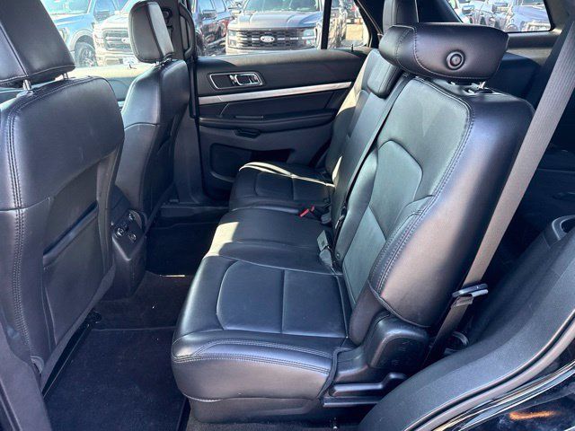 Used 2018 Ford Explorer XLT w/ Equipment Group 202A FWD image 27