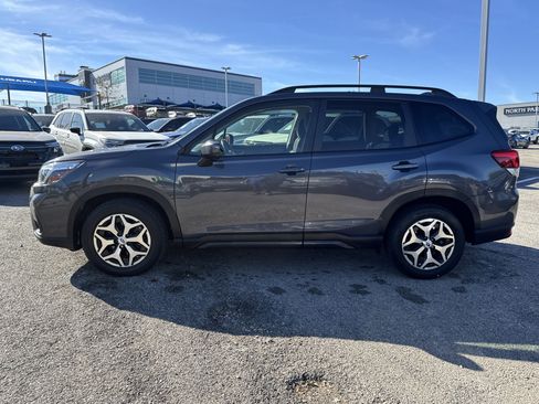 Used 2021 Subaru Forester Premium image 5