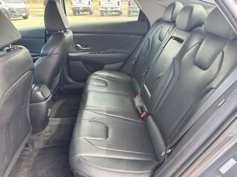 Used 2024 Hyundai Elantra Limited FWD image 9
