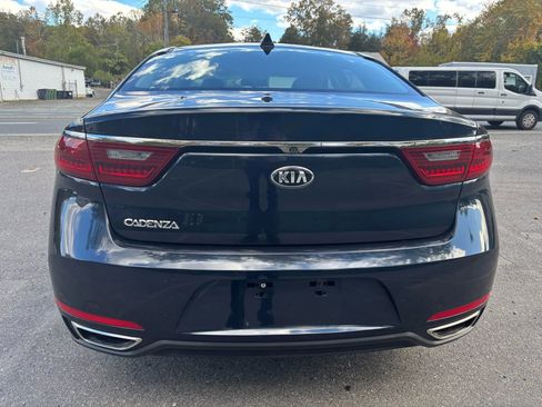 Used 2018 Kia Cadenza Premium image 8