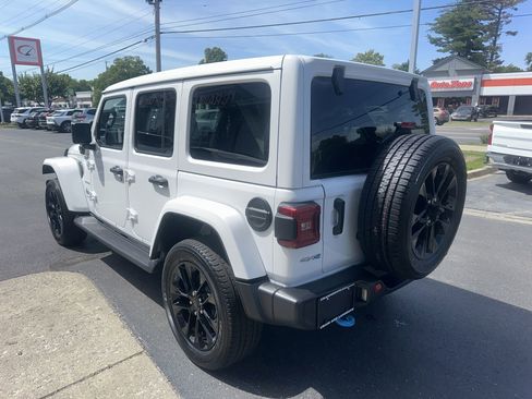 Used 2023 Jeep Wrangler Unlimited Sahara w/ Cold Weather Group AWD/4WD image 4