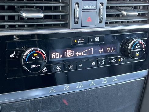 Used 2023 Nissan Armada SV image 19