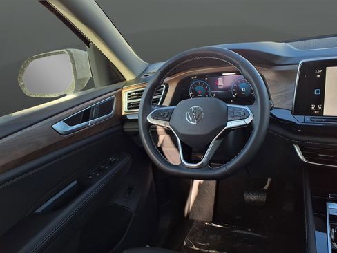 New 2026 Volkswagen Atlas SE image 21