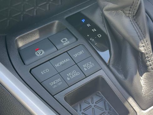 Used 2024 Toyota RAV4 XLE w/ Convenience Package image 21