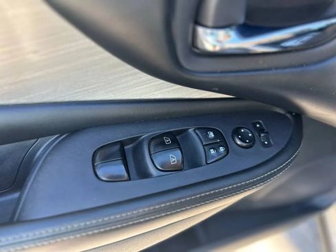 Used 2018 Nissan Murano SV image 38