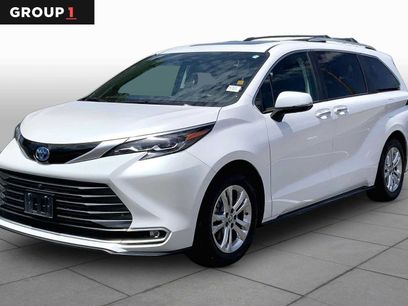 Certified 2024 Toyota Sienna Platinum