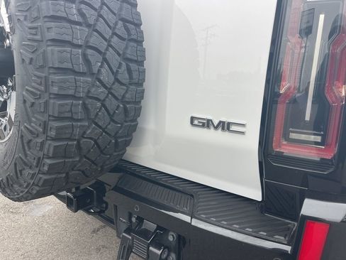 Used 2024 GMC Hummer EV 3X w/ Extreme Off-Road Package image 42