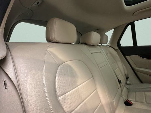 Used 2019 Mercedes-Benz GLC 300 4MATIC image 16