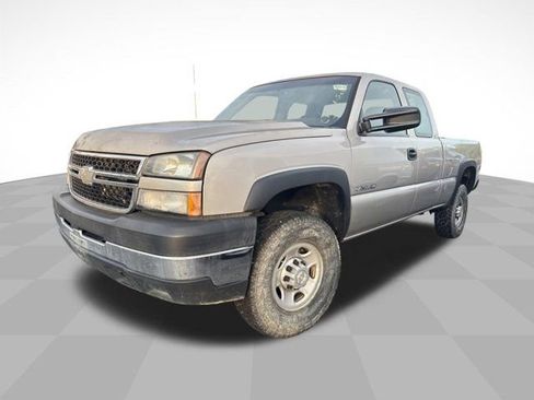 Used 2007 Chevrolet Silverado 2500 W/T w/ Skid Plate Package AWD/4WD image 1