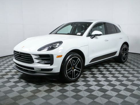Certified 2021 Porsche Macan S AWD/4WD image 1