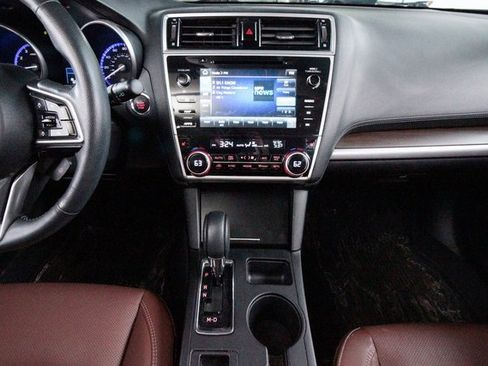 Used 2018 Subaru Outback 2.5i Touring image 9