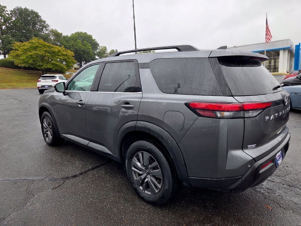 Used 2024 Nissan Pathfinder SV AWD/4WD image 5