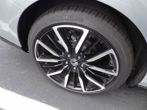 Used 2025 Honda Accord Touring image 15