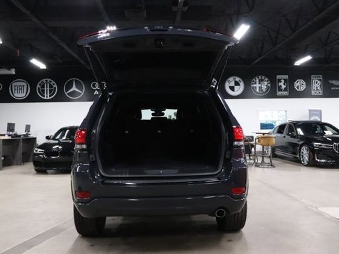 Used 2018 Jeep Grand Cherokee Altitude image 22