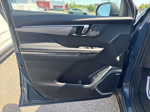 Used 2025 Buick Enclave Preferred image 19