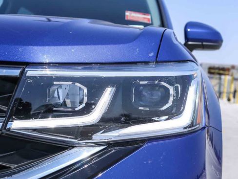 Used 2022 Volkswagen Taos SEL AWD/4WD image 7