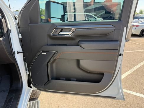 Used 2024 GMC Sierra 2500 AT4 w/ AT4 Premium Plus Package AWD/4WD image 21