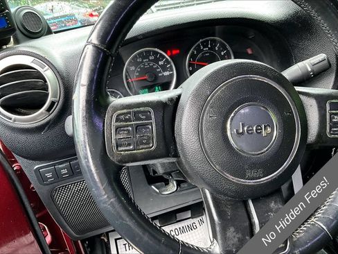 Used 2012 Jeep Wrangler Unlimited Rubicon w/ Connectivity Group AWD/4WD image 16