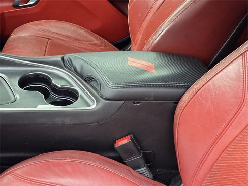 Used 2015 Dodge Challenger SXT Plus image 7