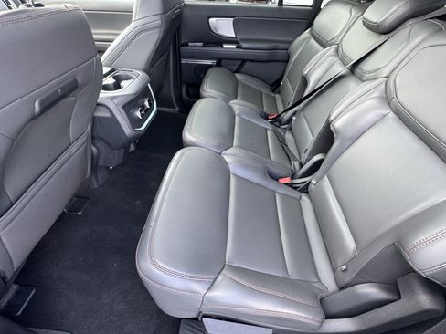 Certified 2025 Ford Expedition Active AWD/4WD image 25