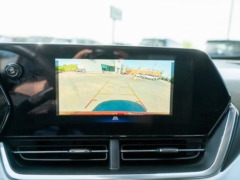 Used 2024 Chevrolet Trax LT w/ Driver Confidence Package FWD image 22