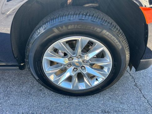 Used 2024 Chevrolet Tahoe Premier w/ Premium Package image 13