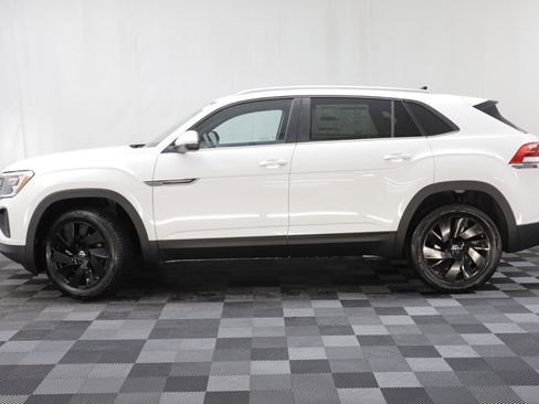 New 2026 Volkswagen Atlas Cross Sport SE image 4