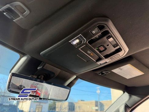 Used 2022 Toyota Tundra Platinum AWD/4WD image 40