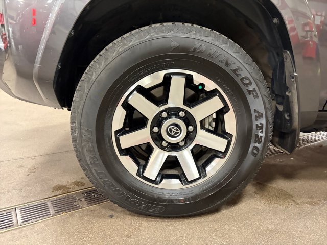 Used 2023 Toyota 4Runner TRD Off-Road Premium w/ Off Road Premium Plus Package AWD/4WD image 25