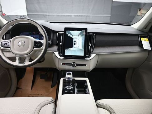 New 2026 Volvo XC90 B6 Ultra w/ Protection Package image 9