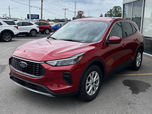 Used 2023 Ford Escape Active w/ Tech Pack #2 image 3