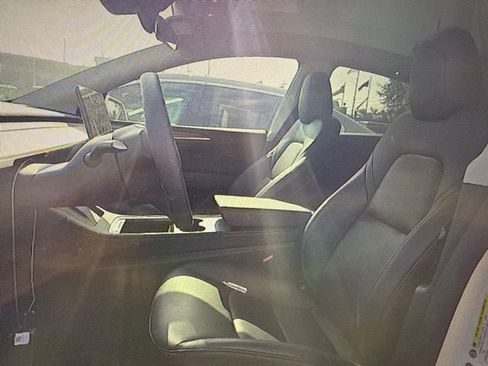 Used 2024 Tesla Model Y Long Range AWD/4WD image 7
