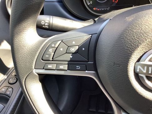 Used 2025 Nissan Versa SV w/ Trunk Package image 21