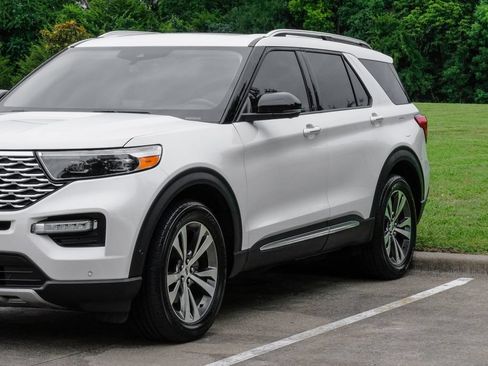 Used 2020 Ford Explorer Platinum w/ Premium Technology Package AWD/4WD image 9
