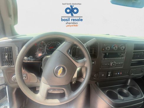 Used 2025 Chevrolet Express 3500 LT w/ LT Preferred Equipment Group RWD image 13