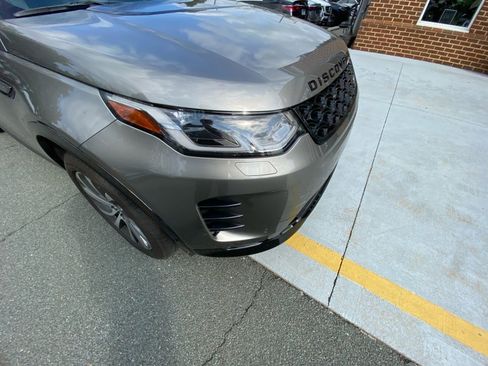 Used 2024 Land Rover Discovery Sport Dynamic SE image 24