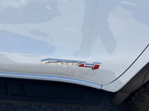 Used 2023 GMC Sierra 1500 AT4 w/ AT4 Premium Package image 10