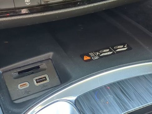 Used 2023 Buick Enclave Essence image 21