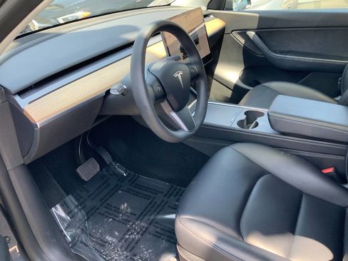 Used 2022 Tesla Model Y Long Range AWD/4WD image 14