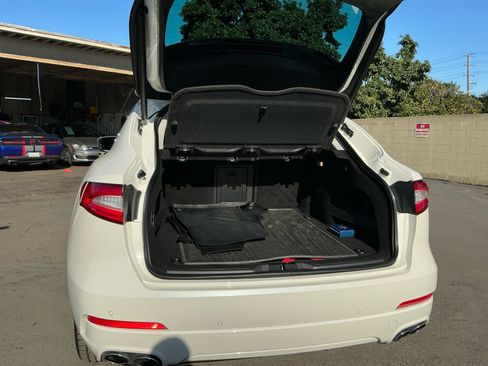 Used 2019 Maserati Levante image 26