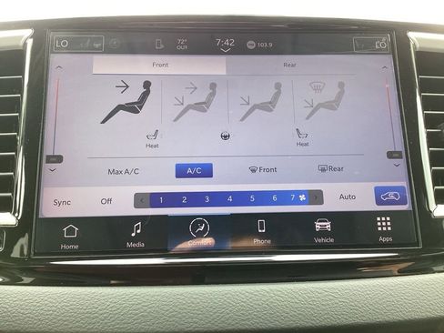 Used 2023 Chrysler Pacifica Touring-L image 21