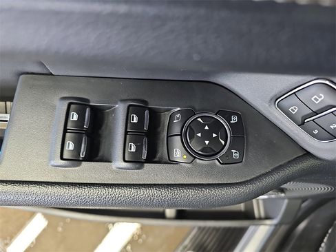 Used 2024 Ford Expedition XLT image 28