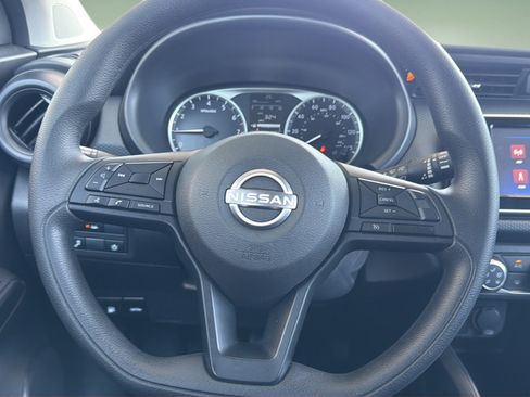 Certified 2025 Nissan Kicks Play S FWD image 9