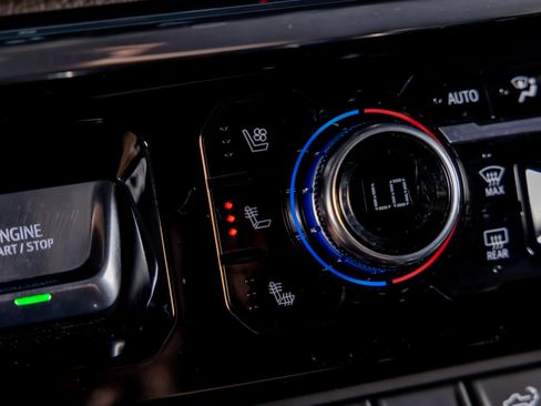 Used 2024 GMC Sierra 1500 Denali image 13