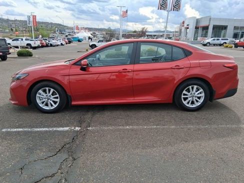 Used 2025 Toyota Camry LE image 2