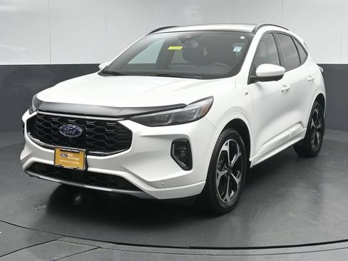 Certified 2023 Ford Escape ST-Line Elite w/ Class II Trailer Tow Package AWD/4WD image 3